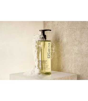 Shu Uemura Deep Cleanser Gentle Radiance Shampoo